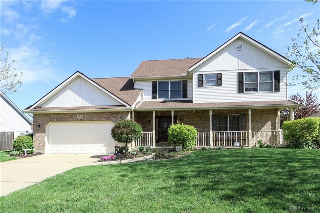 Property Photo: 725 Pinehurst Drive OH 45371