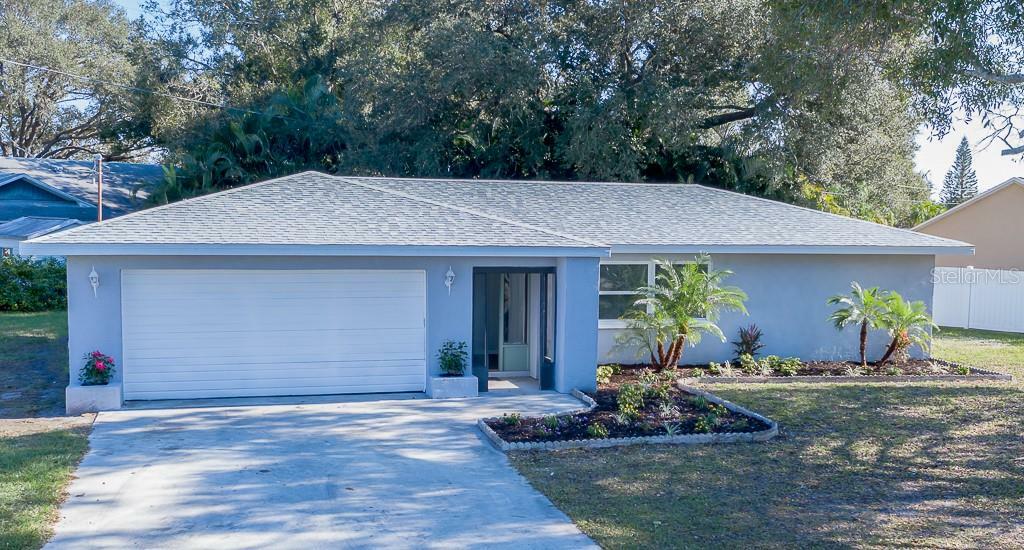 Property Photo:  547 Whippoorwill Drive  FL 34293 