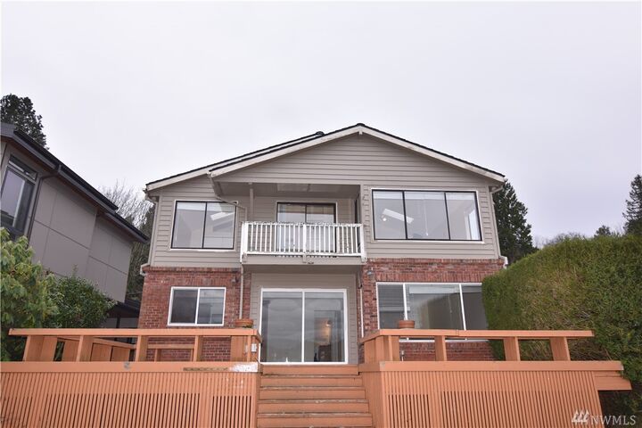 Property Photo:  12502 Riviera Place NE  WA 98125 