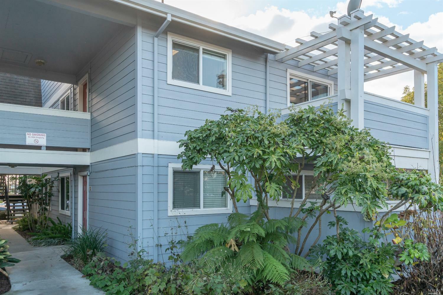 Property Photo:  225 Burt Street 23  CA 95407 