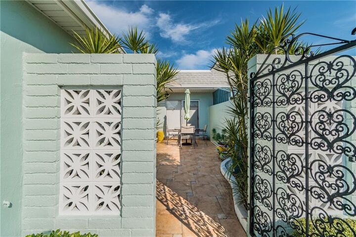 135 Boca Ciega Point Boulevard N 3105  St Petersburg FL 33708 photo