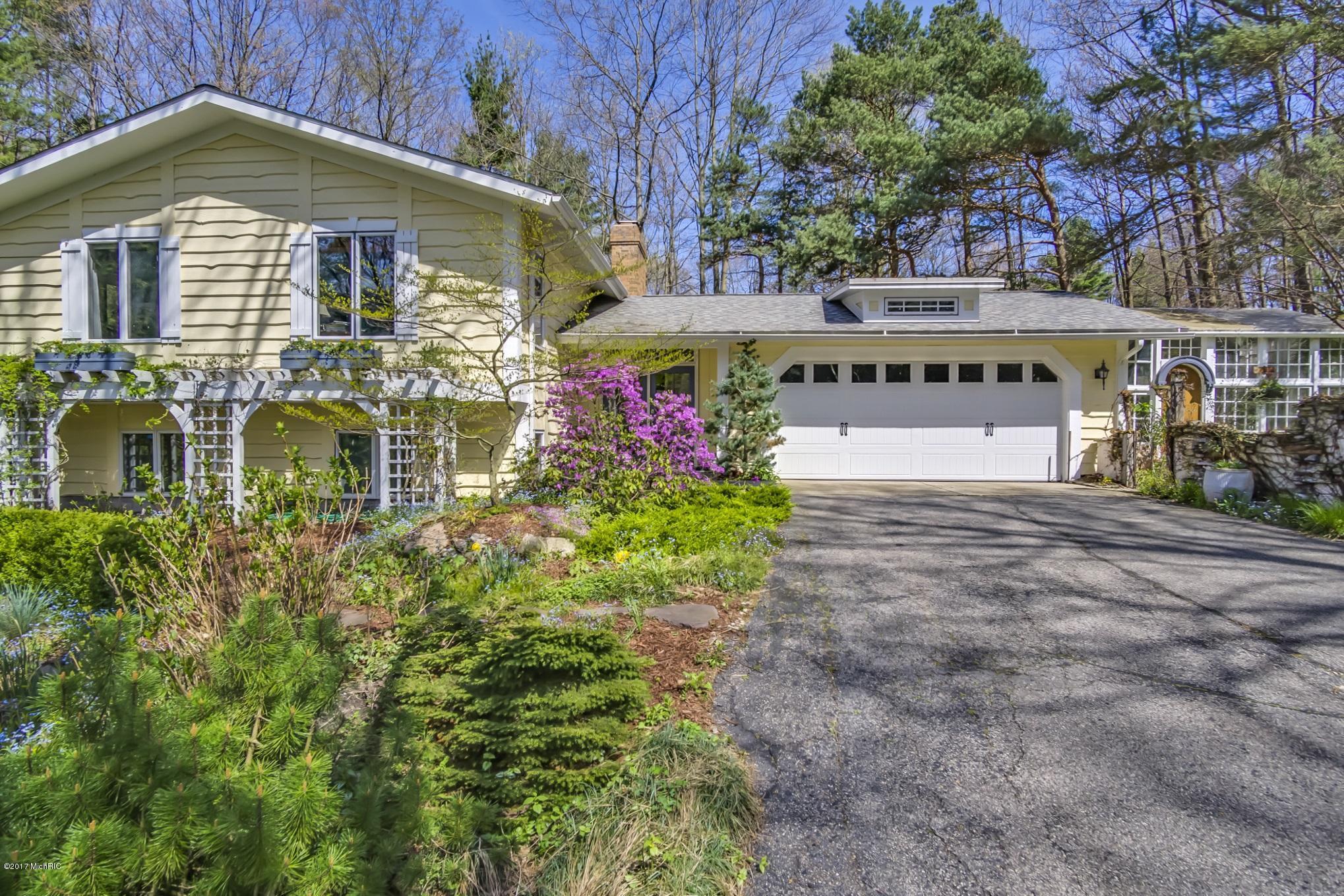 Property Photo: 14372 Woodhaven Court MI 49417