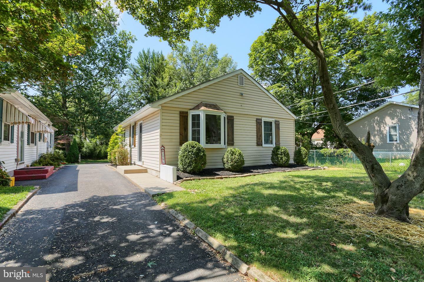 Property Photo:  2596 Fernwood Avenue  PA 19001 