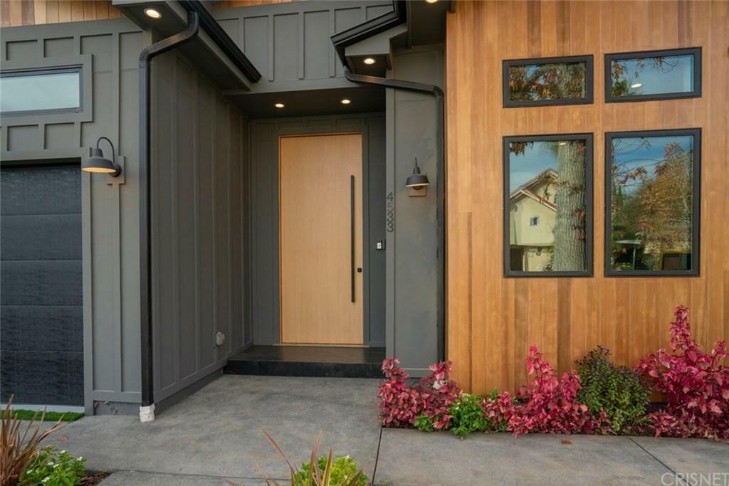 Property Photo:  4533 Calhoun Avenue  CA 91423 