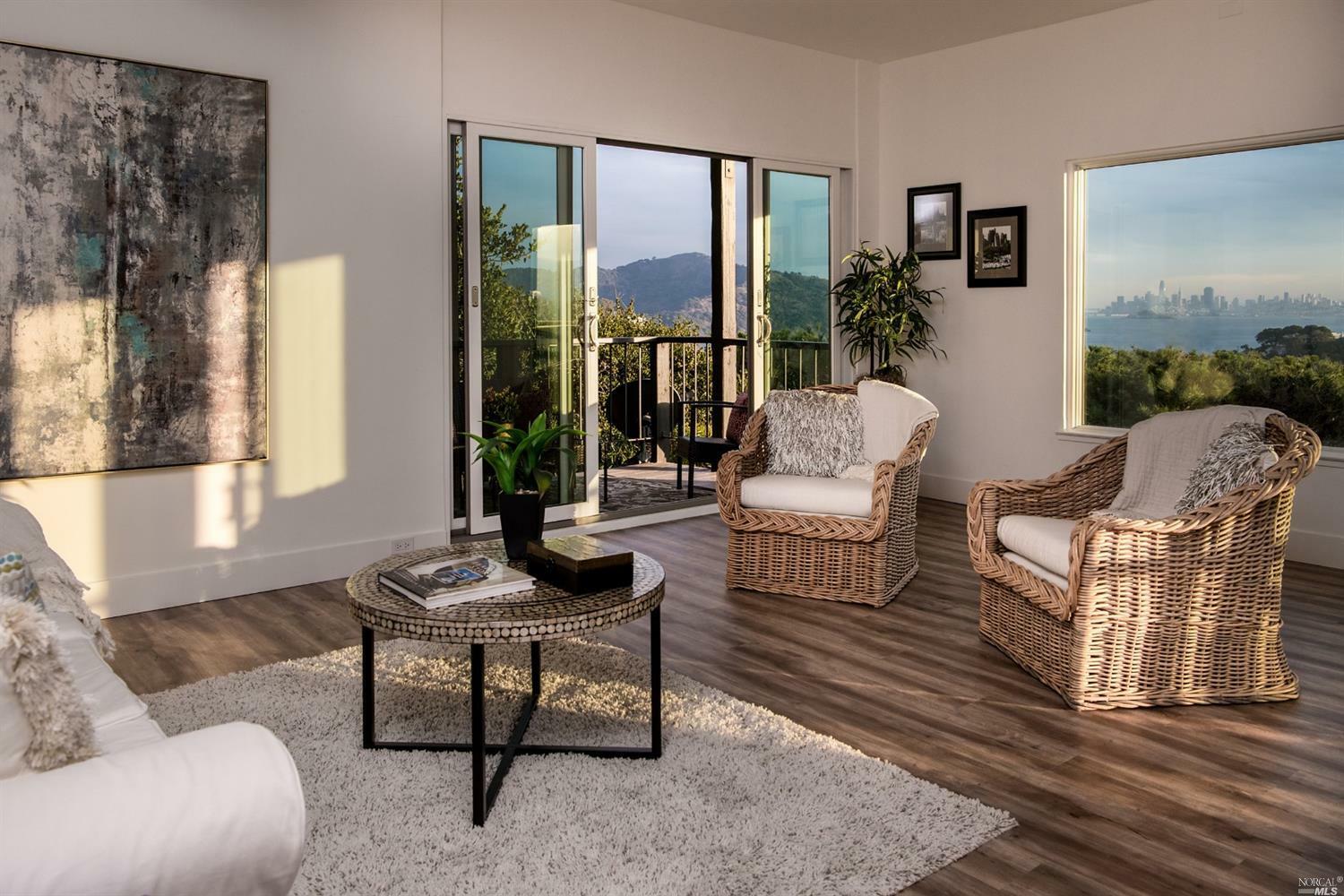 Property Photo: 45 Corinthian Court 12 CA 94920