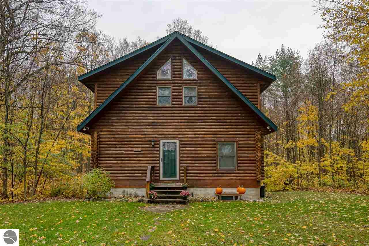 Property Photo:  5918 Snowshoe Lane  MI 49676 