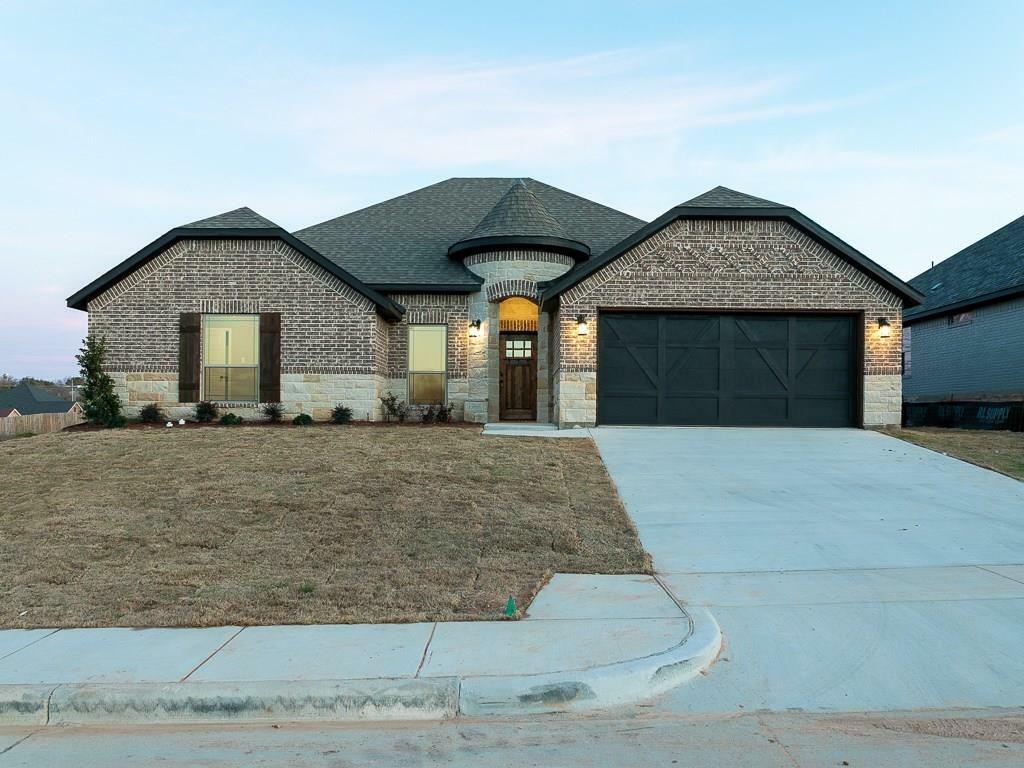 Property Photo:  105 Buckeye Drive  TX 76086 