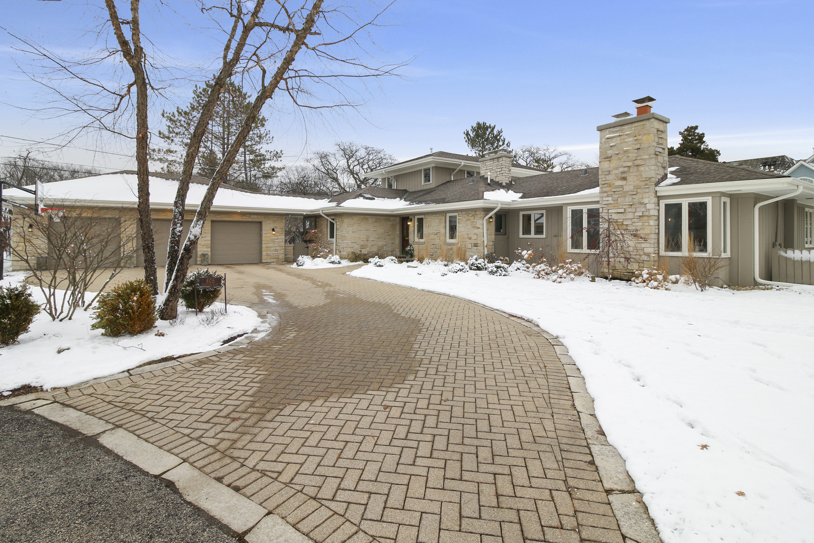 Property Photo:  805 Edgewood Lane  IL 60025 