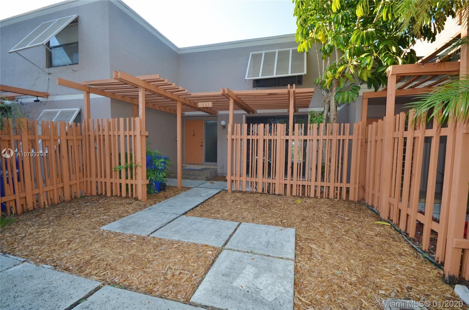 Property Photo: 1532 NW 113th Way 1532 FL 33026