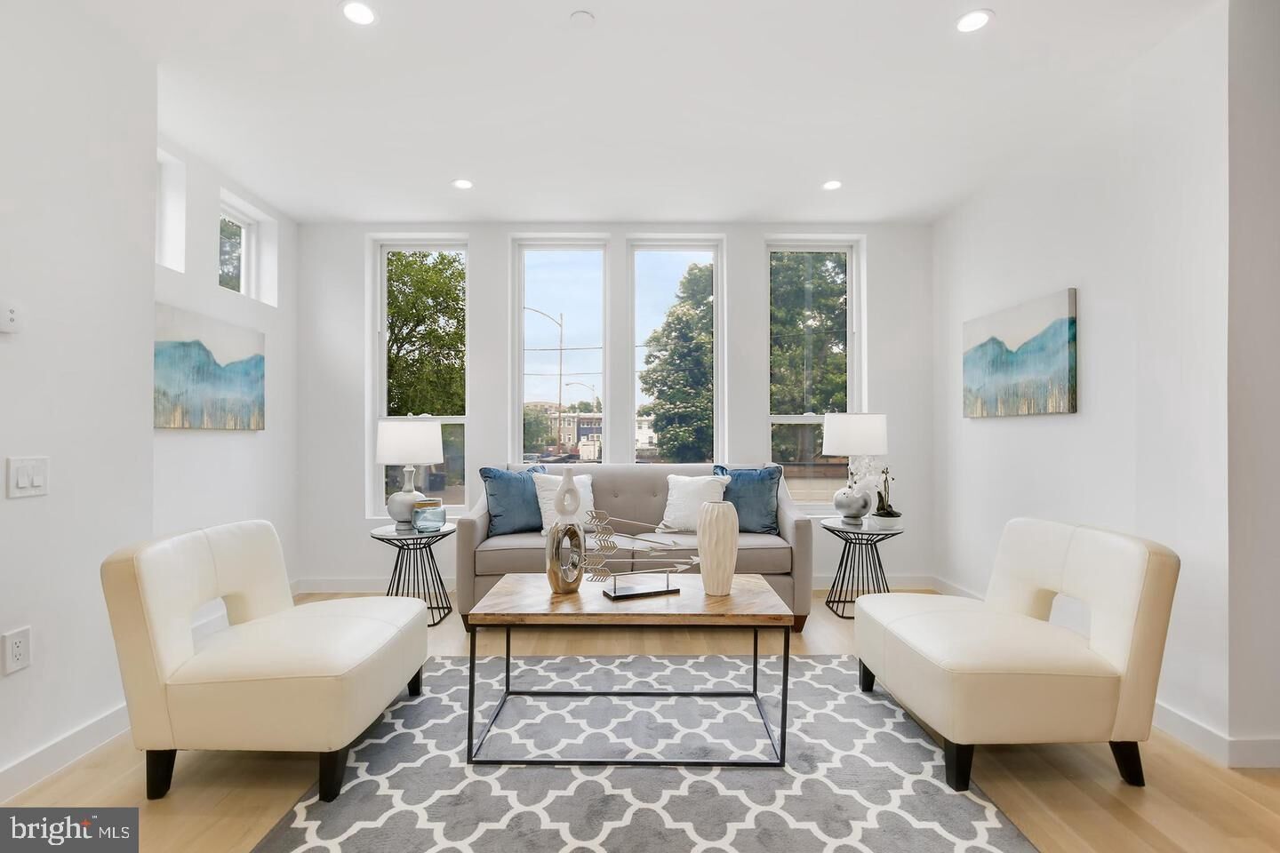 Property Photo:  116 17th Street SE 1  DC 20003 