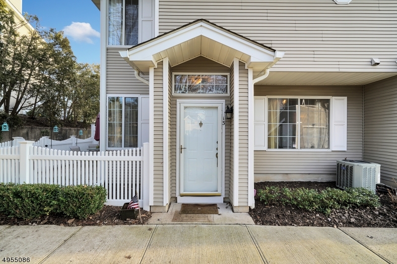 Property Photo: 13 Bentley Ct NJ 07921