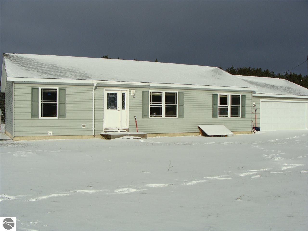 3055 Eagles Nest Drive  Kingsley MI 49649 photo