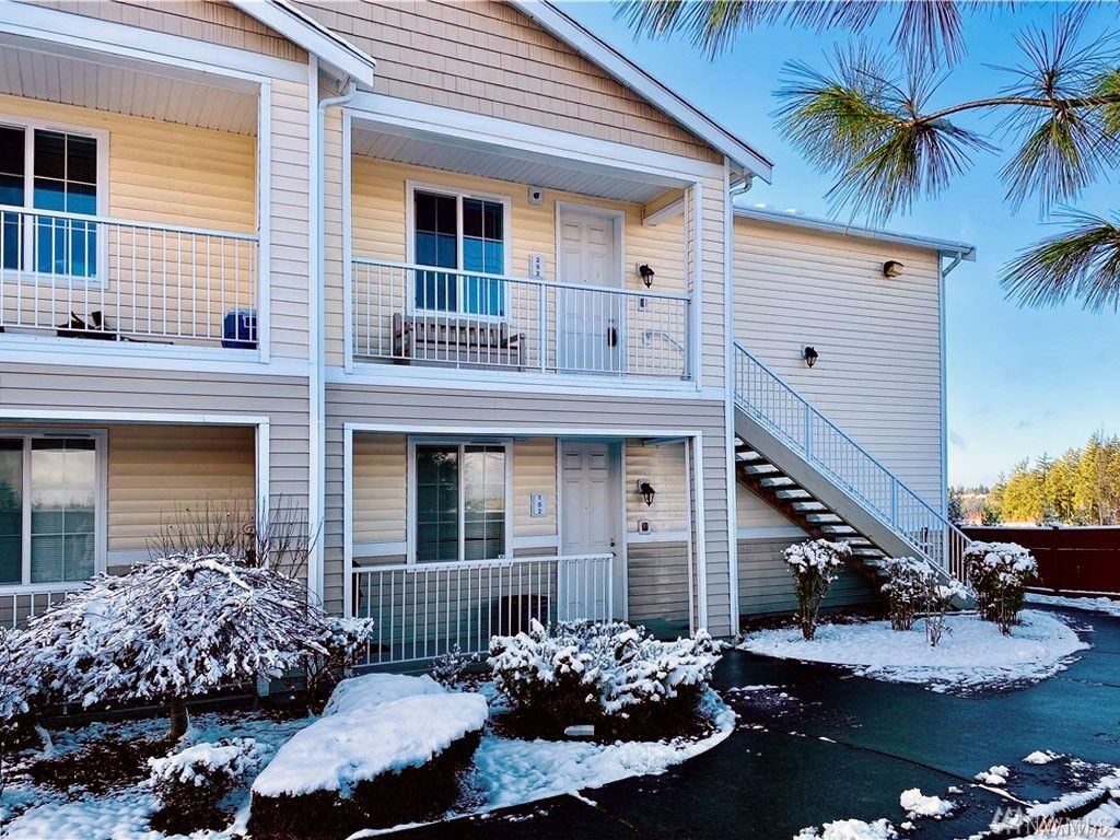 Property Photo: 10113 186th Street E 252 WA 98375