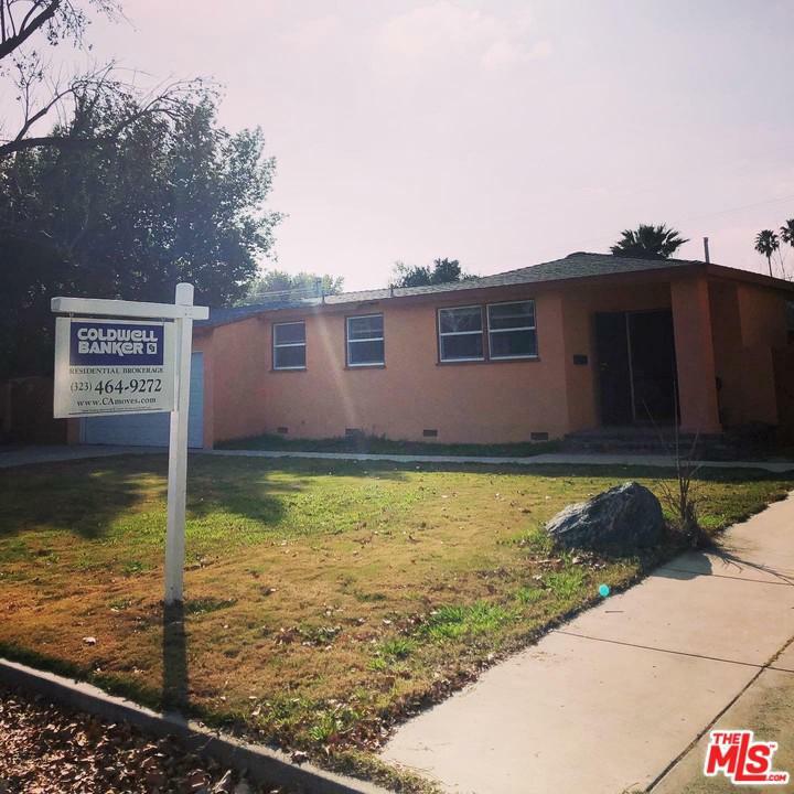 Property Photo: 7311 Darby Pl CA 91335
