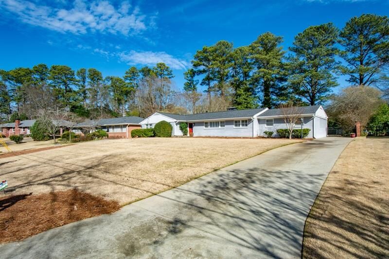 Property Photo:  1725 Arrowhead Trail NE   30345 