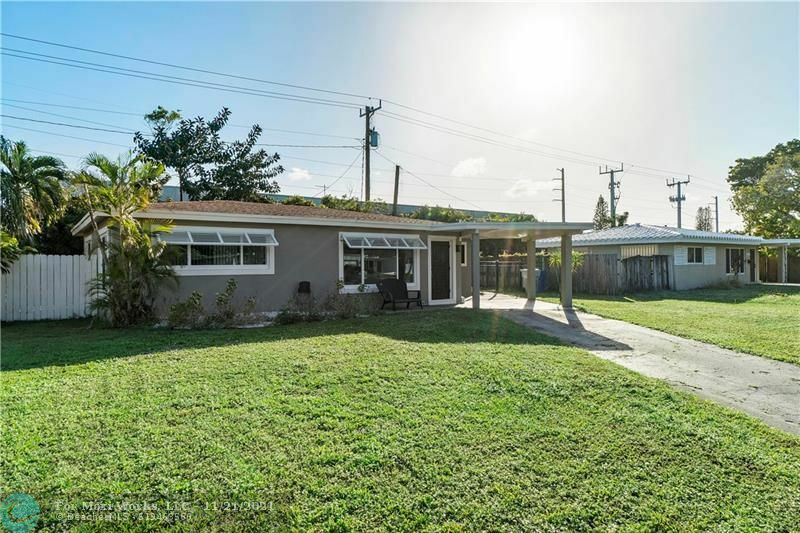 Property Photo:  380 SW 14th Ct  FL 33060 