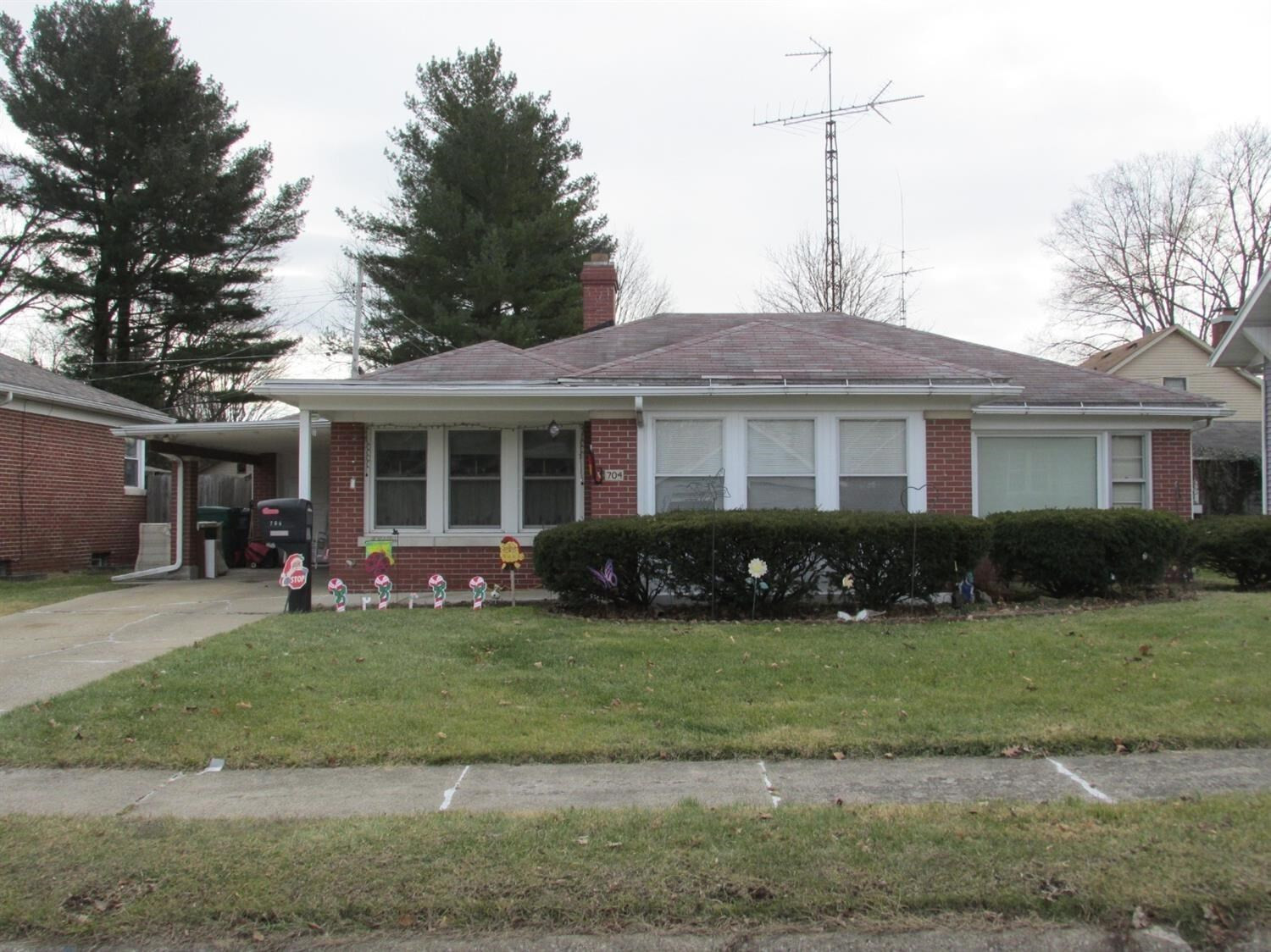Property Photo: 704 E Jefferson Avenue IN 46350