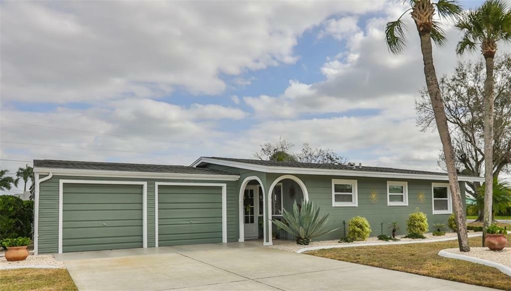 Property Photo:  1217 Fordham Drive  FL 33573 