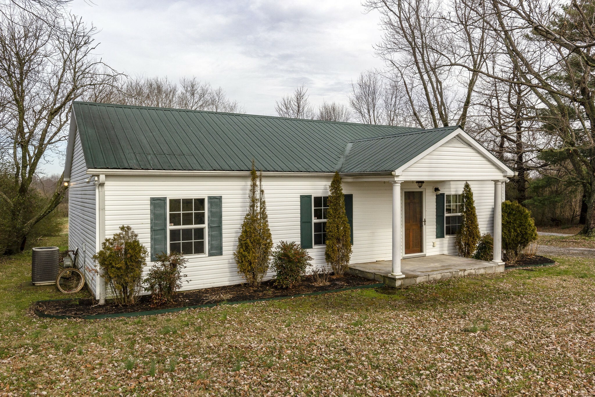 Property Photo:  5552 Courtland Rd  TN 37172 