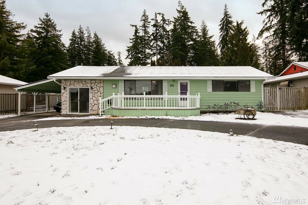 Property Photo:  310 Scotland Dr  WA 98282 