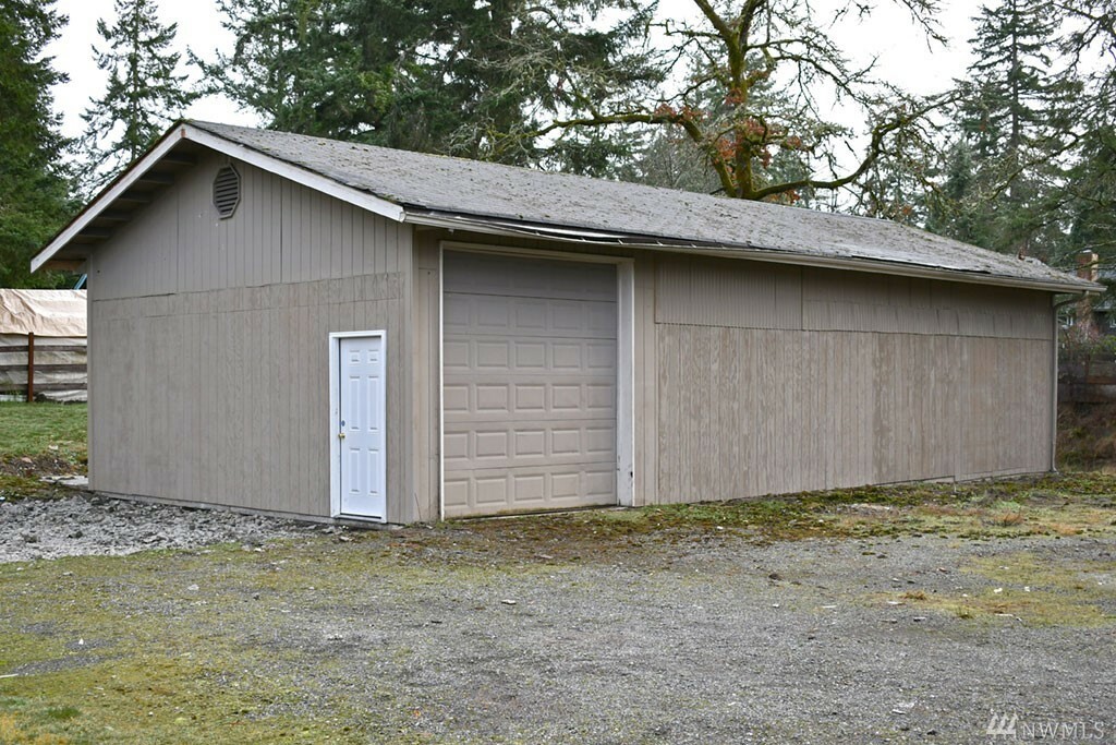 Property Photo:  19421 5th Ave E  WA 98387 