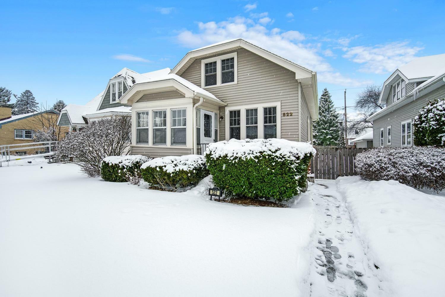 Property Photo: 522 Oak St WI 53172