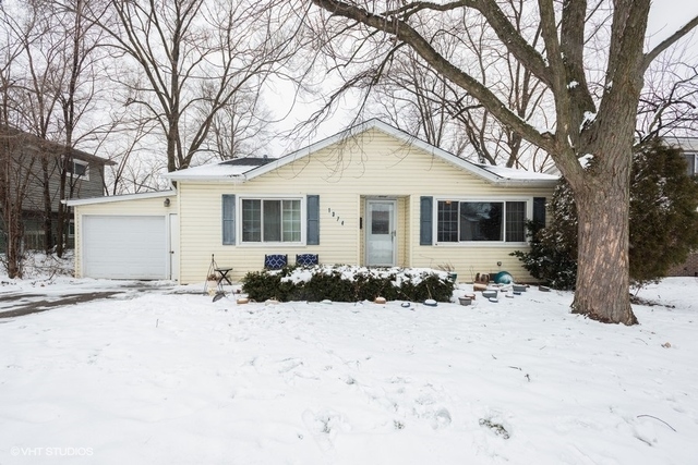 Property Photo: 1374 Leslie Lane IL 60139