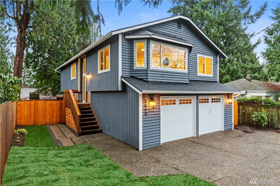 Property Photo:  3848 NE 87th St  WA 98115 