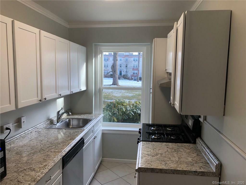 Property Photo:  116 Woodside Green Street 1B  CT 06901 