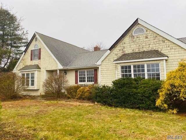 Property Photo:  4 Vineyard Drive  NY 11949 