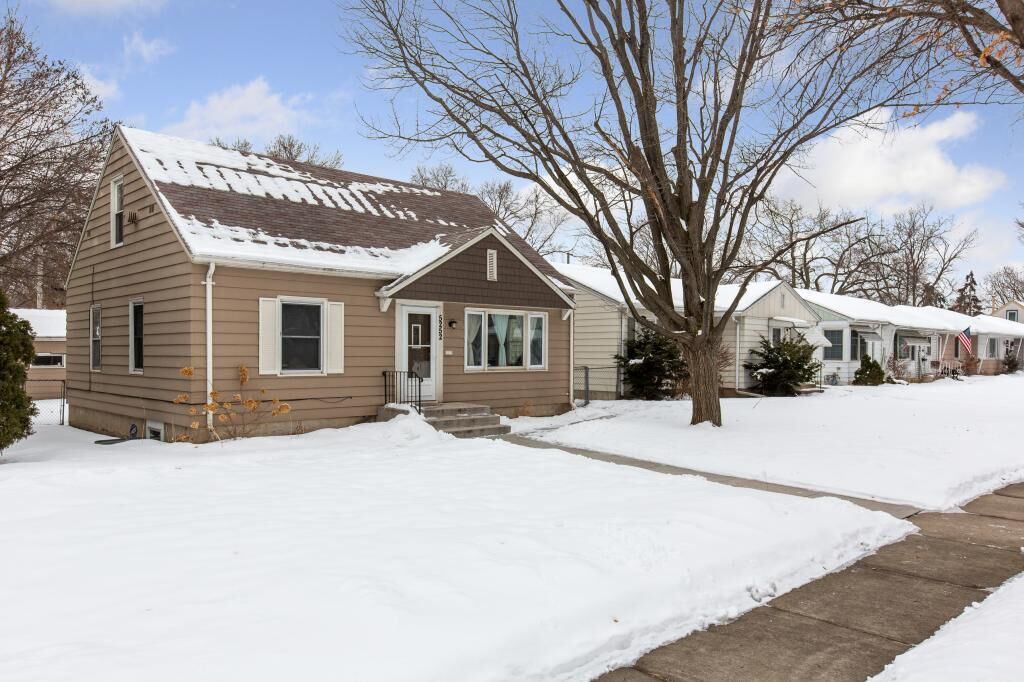 Property Photo:  5252 Vincent Avenue N  MN 55430 