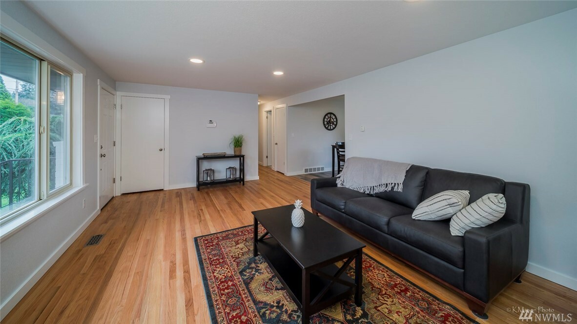 Property Photo:  4924 Dogwood Dr  WA 98203 