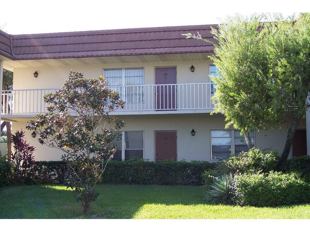 Property Photo:  44 Vista Gardens Trail 202  FL 32962 