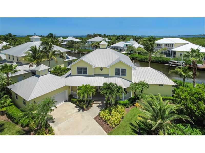 Property Photo:  2210 6th Court SE  FL 32962 