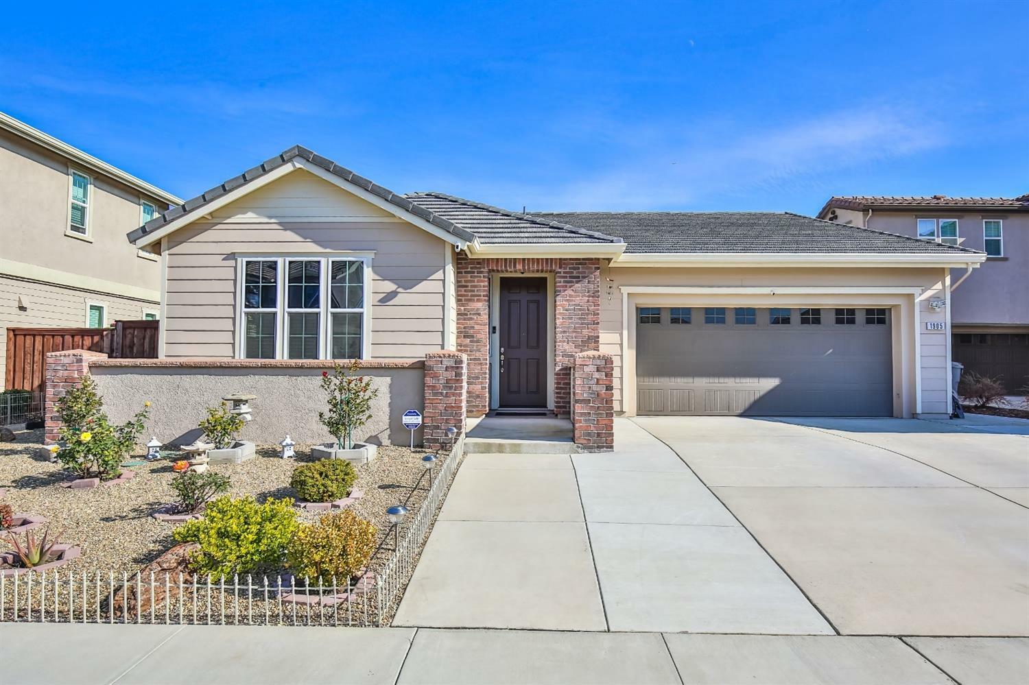 Property Photo: 1905 Henry Court CA 95776