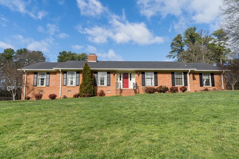 Property Photo:  261 Lake Forest Drive  SC 29307 
