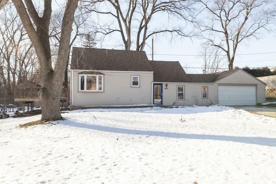 Property Photo:  1421 S 168th St  WI 53151 