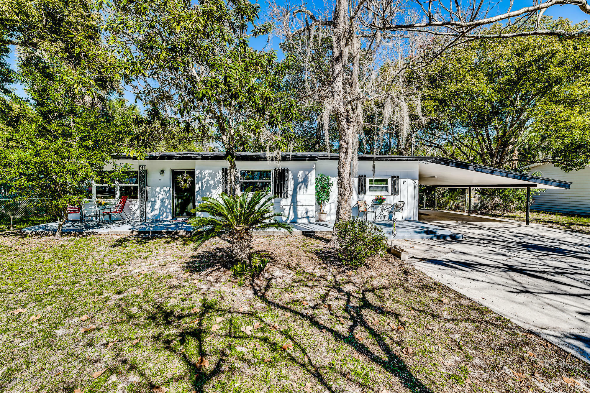 Property Photo:  914 St Johns Avenue  FL 32043 