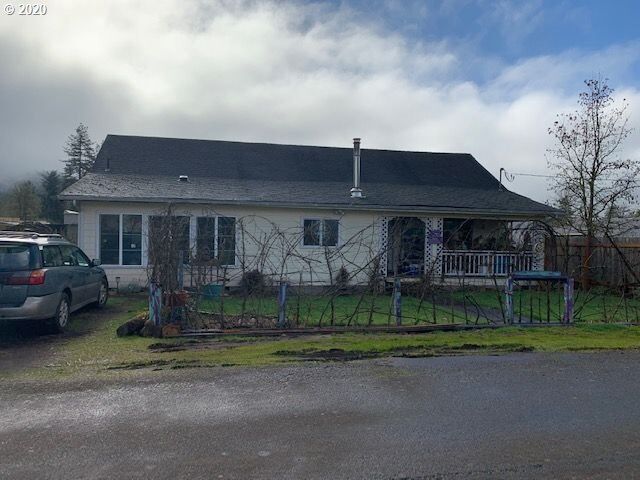 Property Photo: 38098 A St OR 97454