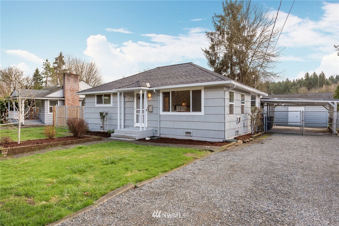 Property Photo:  3309 SE 5th Street  WA 98058 