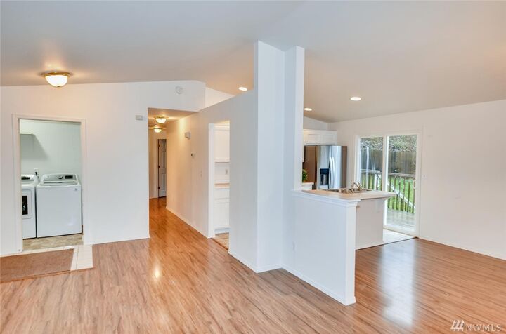 Property Photo: 107 Meadow Ct WA 98252