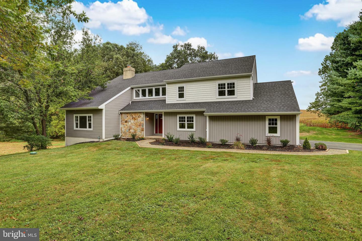 Property Photo: 1161 Arrowhead Drive PA 19382