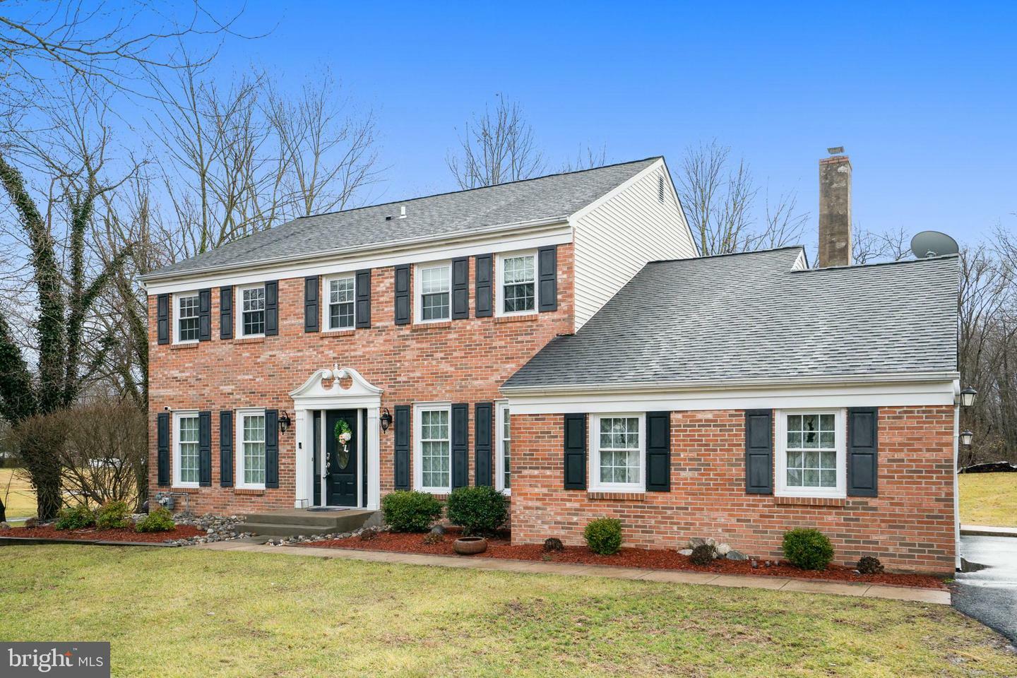 Property Photo: 2457 Greensward S PA 18976