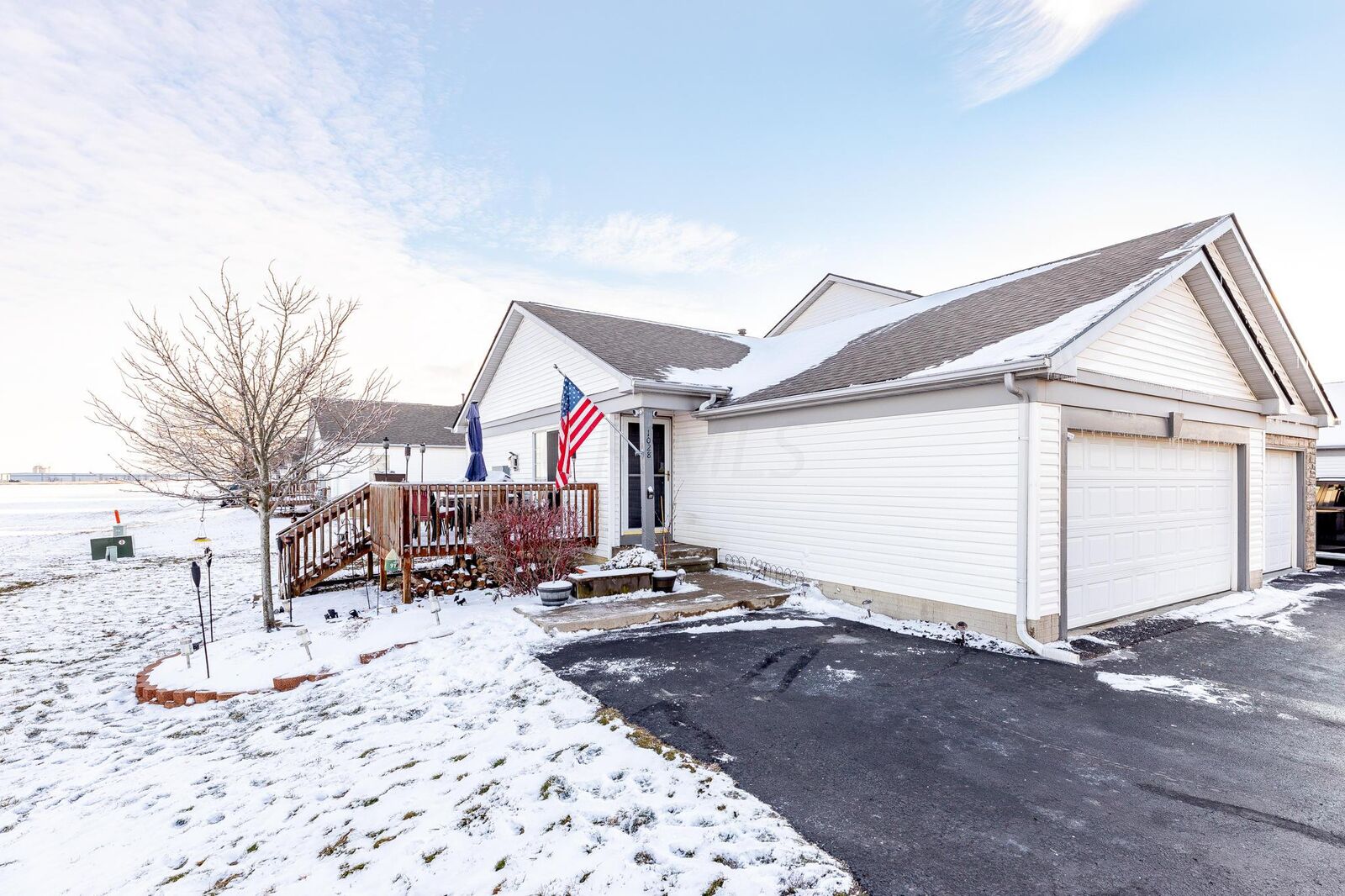 Property Photo:  1028 Watkins Glen Court  OH 43040 