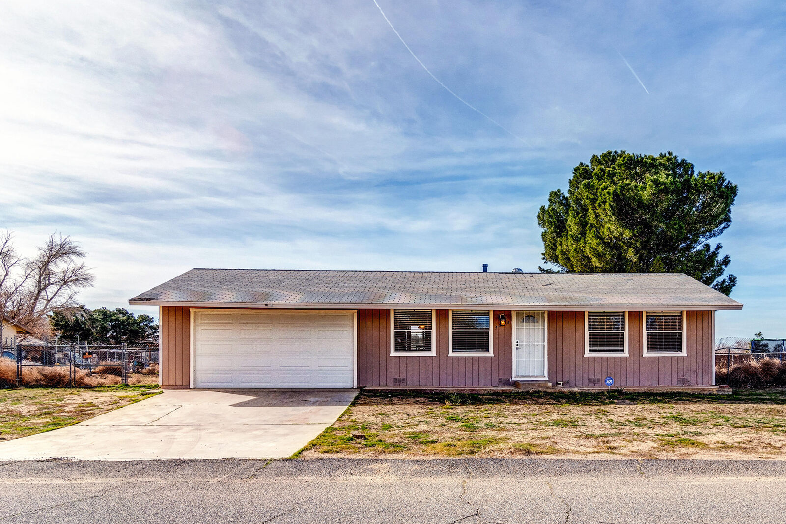 Property Photo: 40975 E 172nd Street East Street CA 93535
