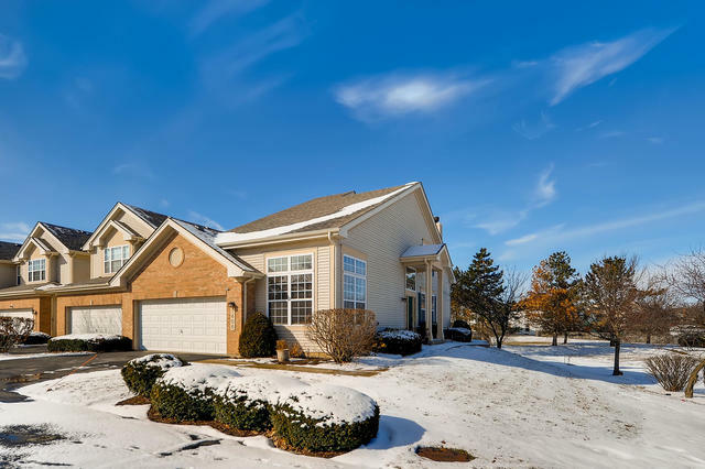 Property Photo: 1406 Quincy Bridge Court IL 60103