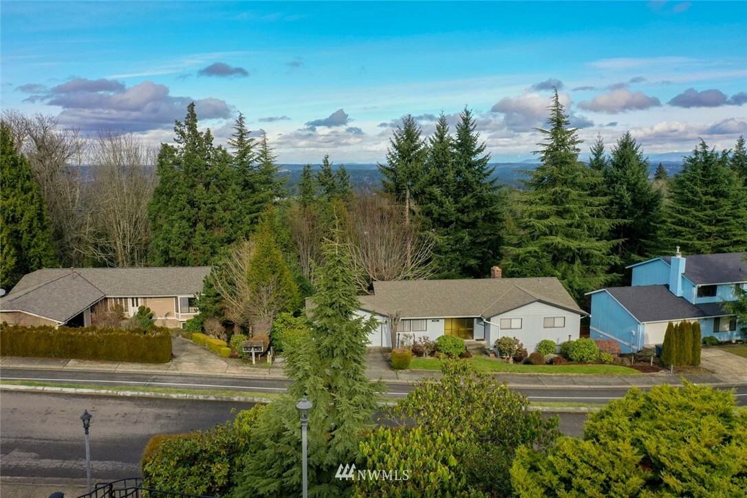 Property Photo: 14803 SE 49th Street WA 98006