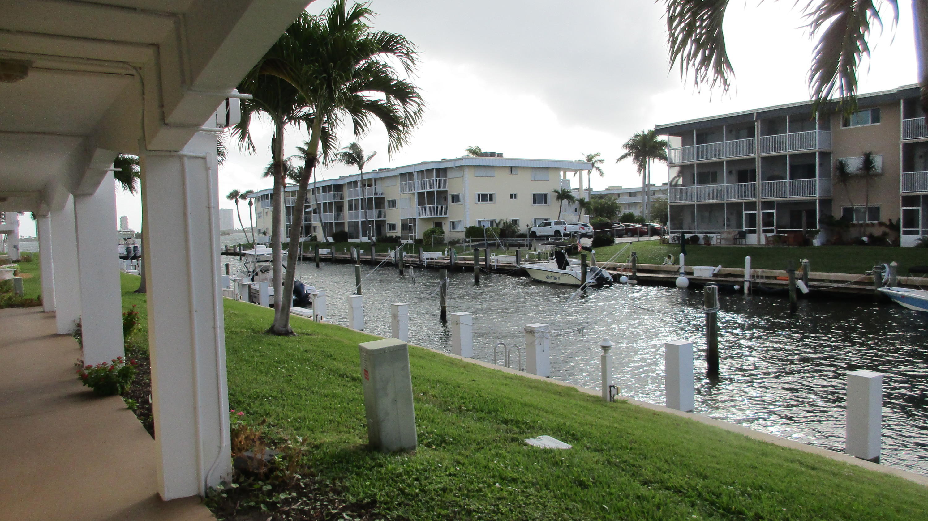 Property Photo: 110 Shore Court 114 FL 33408