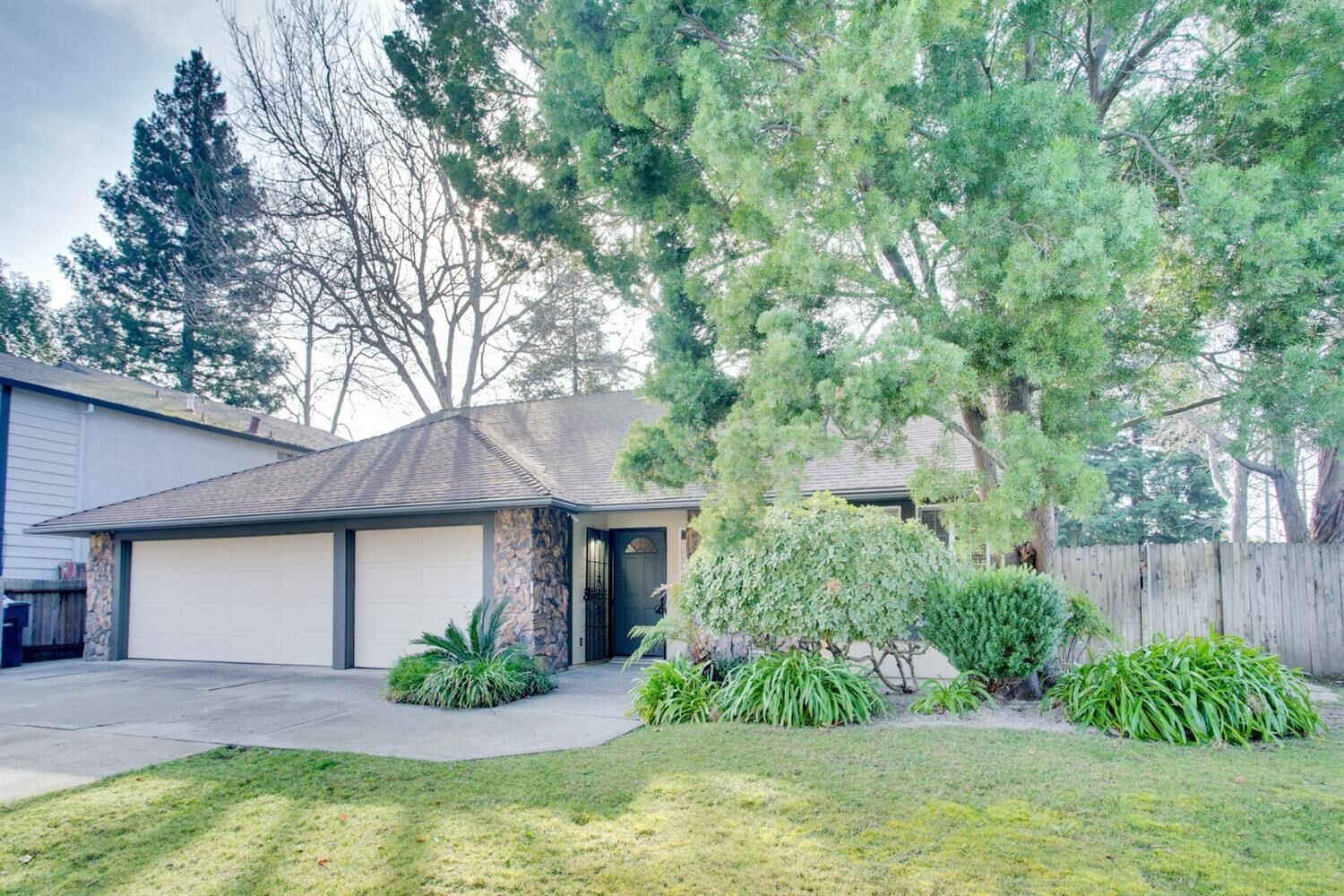 Property Photo:  1590 Pebblewood Drive  CA 95833 