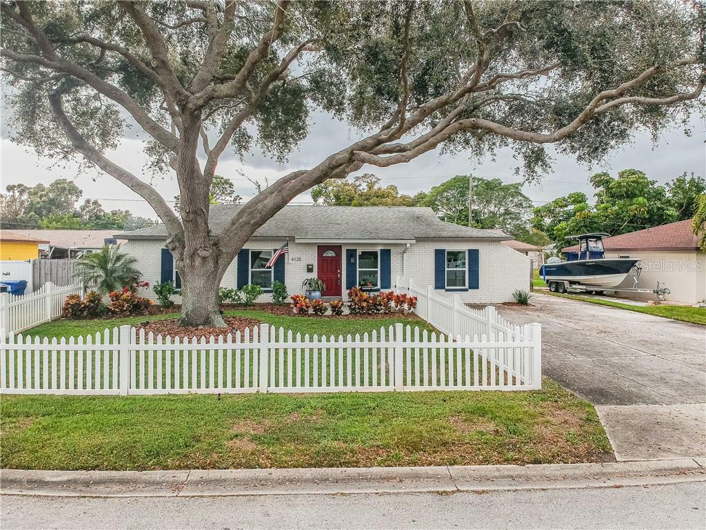 Property Photo: 4135 Beach Drive SE FL 33705
